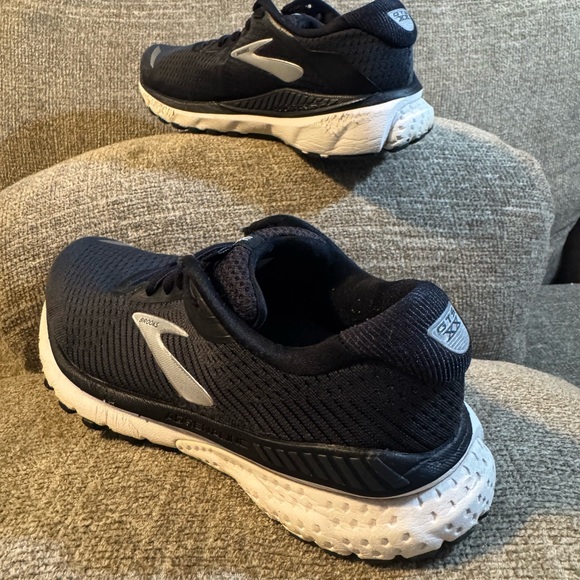Brooks Adrenaline GTS 20 Women’s Black and White Mesh Running Sneakers Size 7.5 - Picture 11 of 11